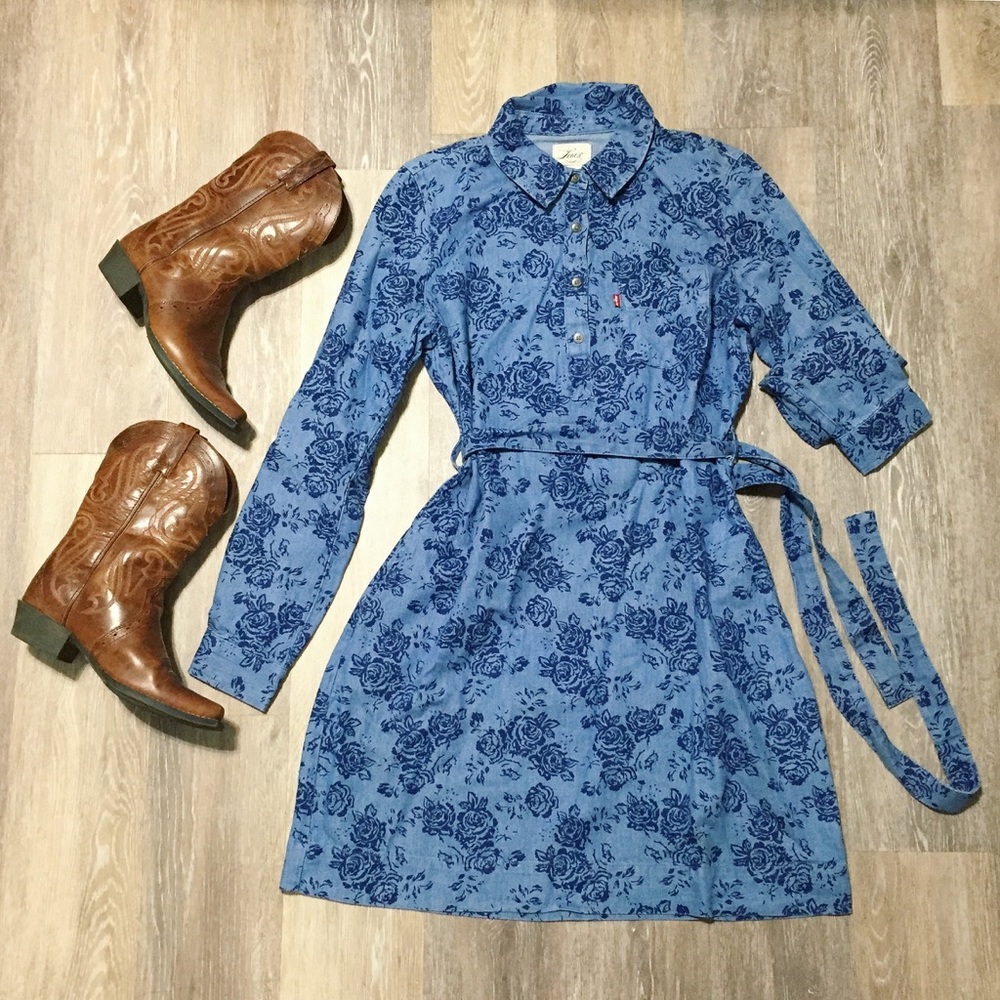 ❗️LAST CHANCE Levi’s Floral Denim Dress Shift